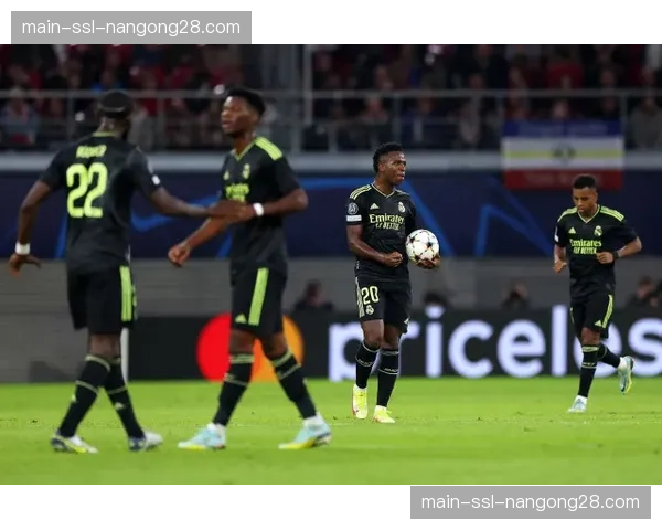 前莱比锡红牛体能教练加盟南特,据悉将主导球队高强度压迫下的体能训练模块 前莱比锡红牛体能教练加盟南特,据悉将主导球队高强度压迫下的体能训练模块