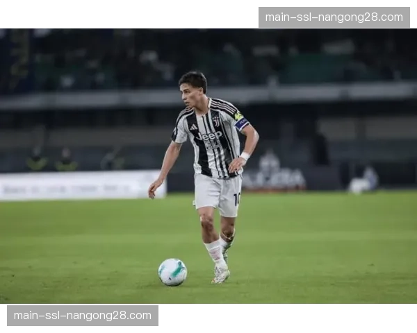 意甲:国际米兰2-0尤文图斯,将领先优势扩大至12分 意甲:国际米兰2-0尤文图斯,将领先优势扩大至12分