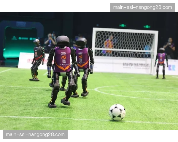 热门足球游戏发布新补丁,引入更真实的“球员体力与节奏模拟”算法