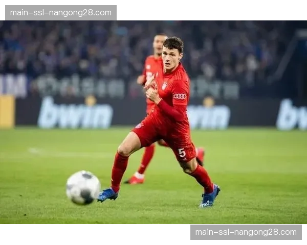 恩里克的三中卫实验：巴黎圣日耳曼防守体系在高压下的稳定性分析